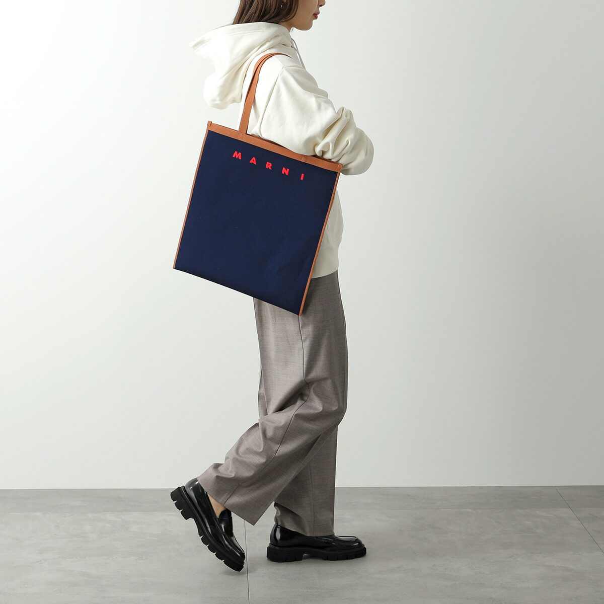 MARNI マルニ トートバッグ SHMP0072A0 P4602 SHMQ0033A0 P4602