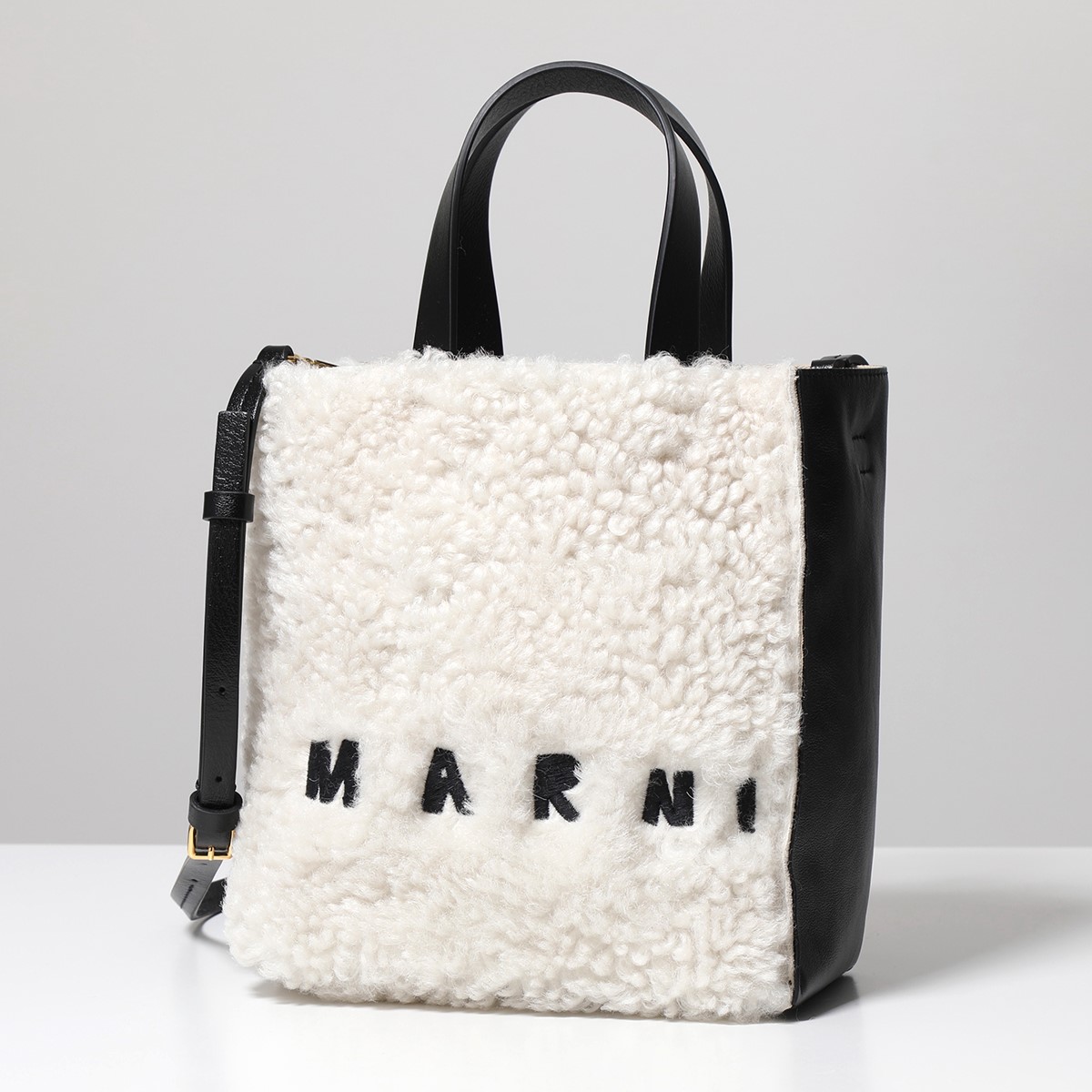 Marni☆マルニ 可愛すぎるモコモコ Museoバッグ - バッグ