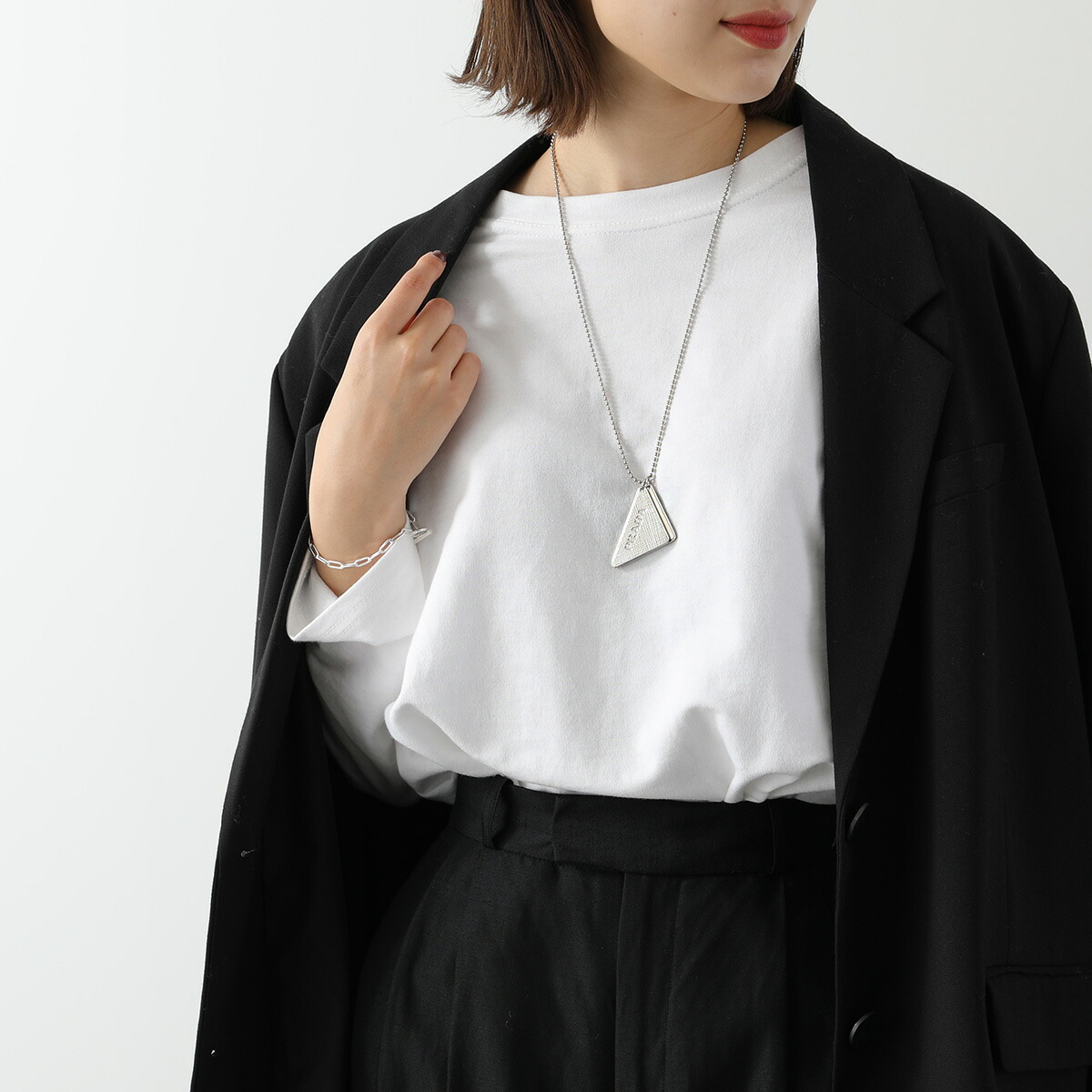シルバー三角ネックレス ミニマル トレンディ おしゃれで上品 PRADA PRADA Necklace 2JC835 Symbol Pendant triangle logo Silver925