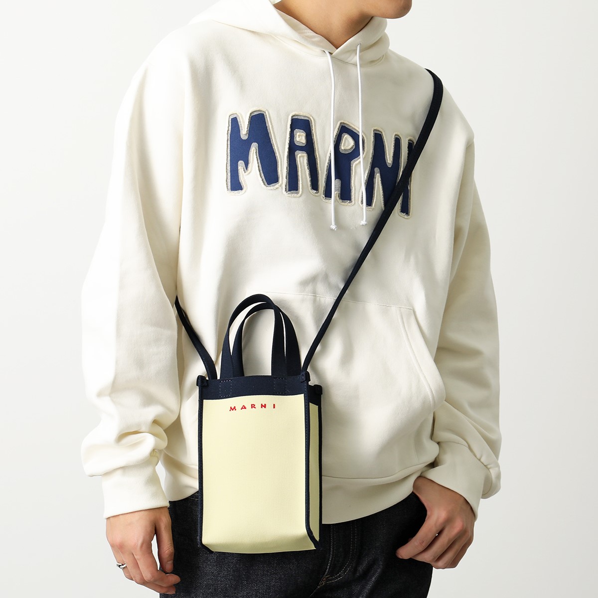 高級感 マルニ MARNI ショルダーバッグ クロスボディ ゴールド金具