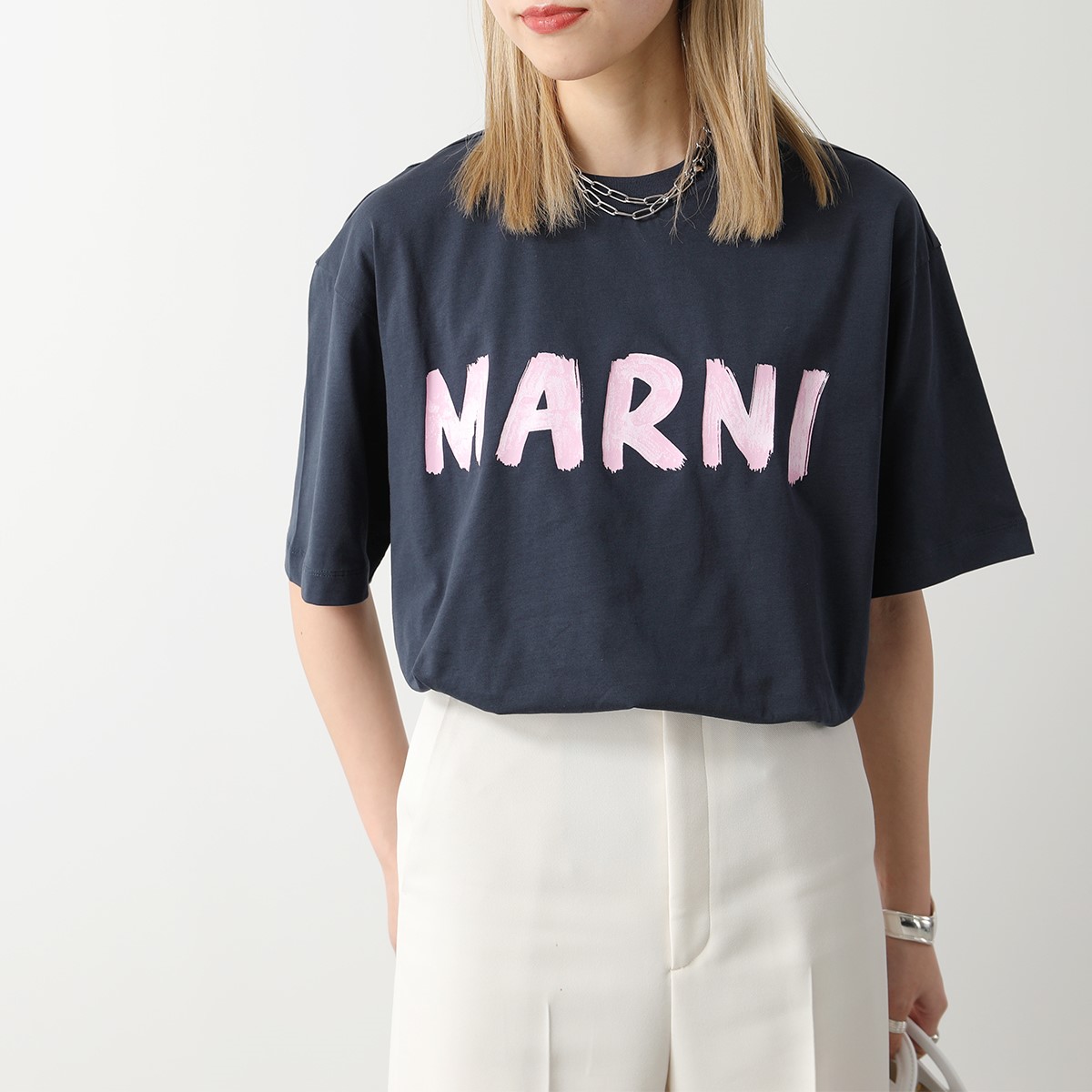 春の新作 MARNI(マルニ) クルーネック オーバーサイズ ロゴTシャツ