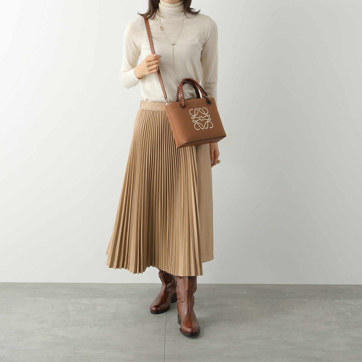 ☆超美品・シリアル付☆LOEWE アナグラム スエード ショッパートートバッグ LOEWE - ロエベ アナグラム ショッパー トートバッグ レディース