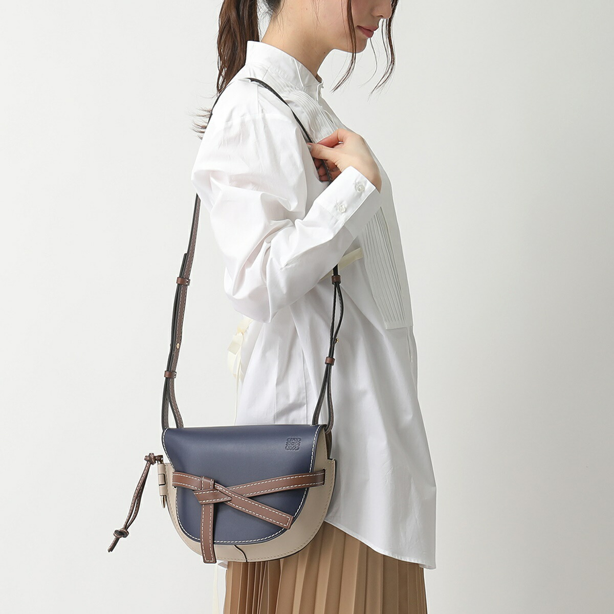 楽天市場 訳有 Loewe ロエベ 321 54 T Gate Small Bag スモール ゲートバッグ レザー ショルダーバッグ ポシェット 鞄 5592 Marine L レディース インポートセレクト Musee