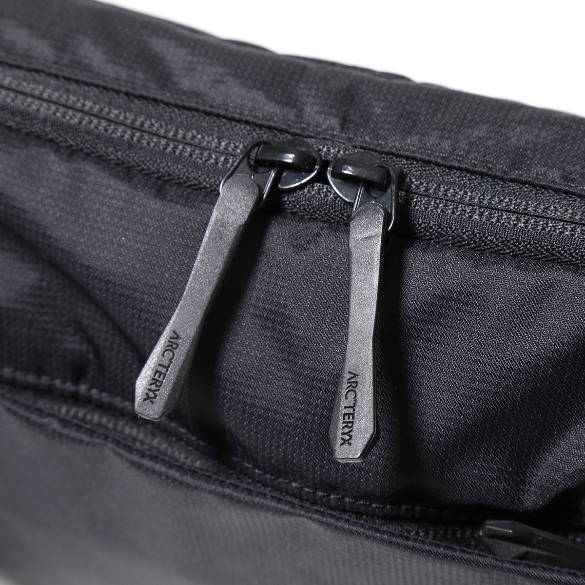 ✨美品✨アークテリクス ヒリアド 6L クロスボディバッグ ブラック 楽天市場】ARCTERYX アークテリクス クロスボディバッグ Heliad 6L