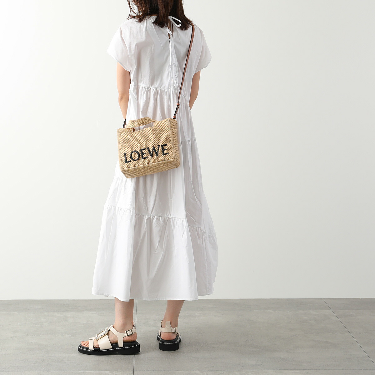 美品♡LOEWE かごバッグ ナチュラル/ホワイト　レアな可愛いチャームとセット 美品♡LOEWE かごバッグ ナチュラル/ホワイト レアな可愛いチャームと