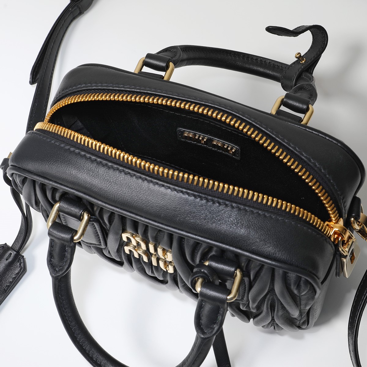 MIUMIU ミュウミュウ ショルダーバッグ MATELASSE マテラッセ 5BB123 