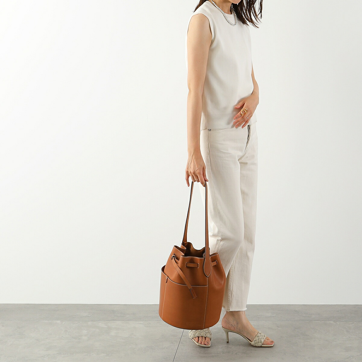 ANYA HINDMARCH アニヤハインドマーチ バケットバッグ Return to 
