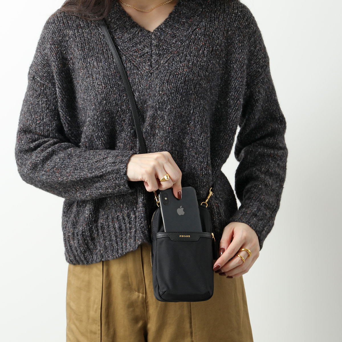 【売約済】アニヤハインドマーチ　アイズ　クロスボディ　ショルダー Eyes エッセンシャルズ・クロスボディ | Anya Hindmarch JP