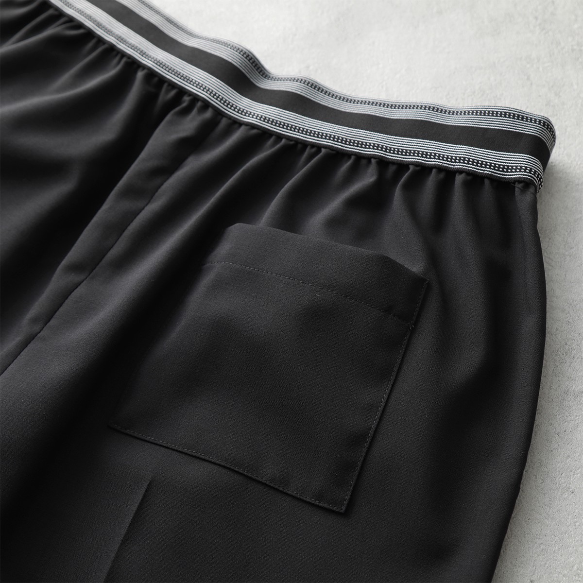 LOEWE ロエベ レザーパンツ センタープレス スラックス LOEWE ロエベ トラウザーズパンツ S359Y04XBP レディース ロゴ