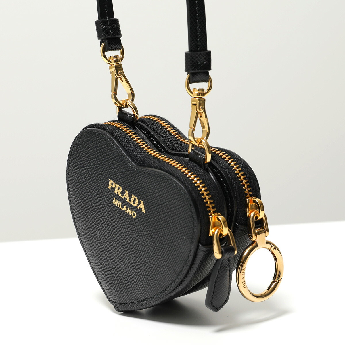 【プチプラ♡国内発送】ハート型バックルバンドーホルター PRADA》 1NR015 069 F03KJ パテント ミニポーチバッグ (PRADA
