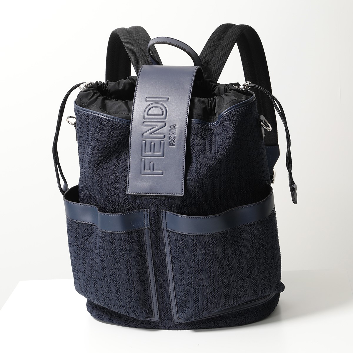 Fendi バックトゥスクール レザー スタッズ バックパック リュック 8BZ042 ブラック (199514