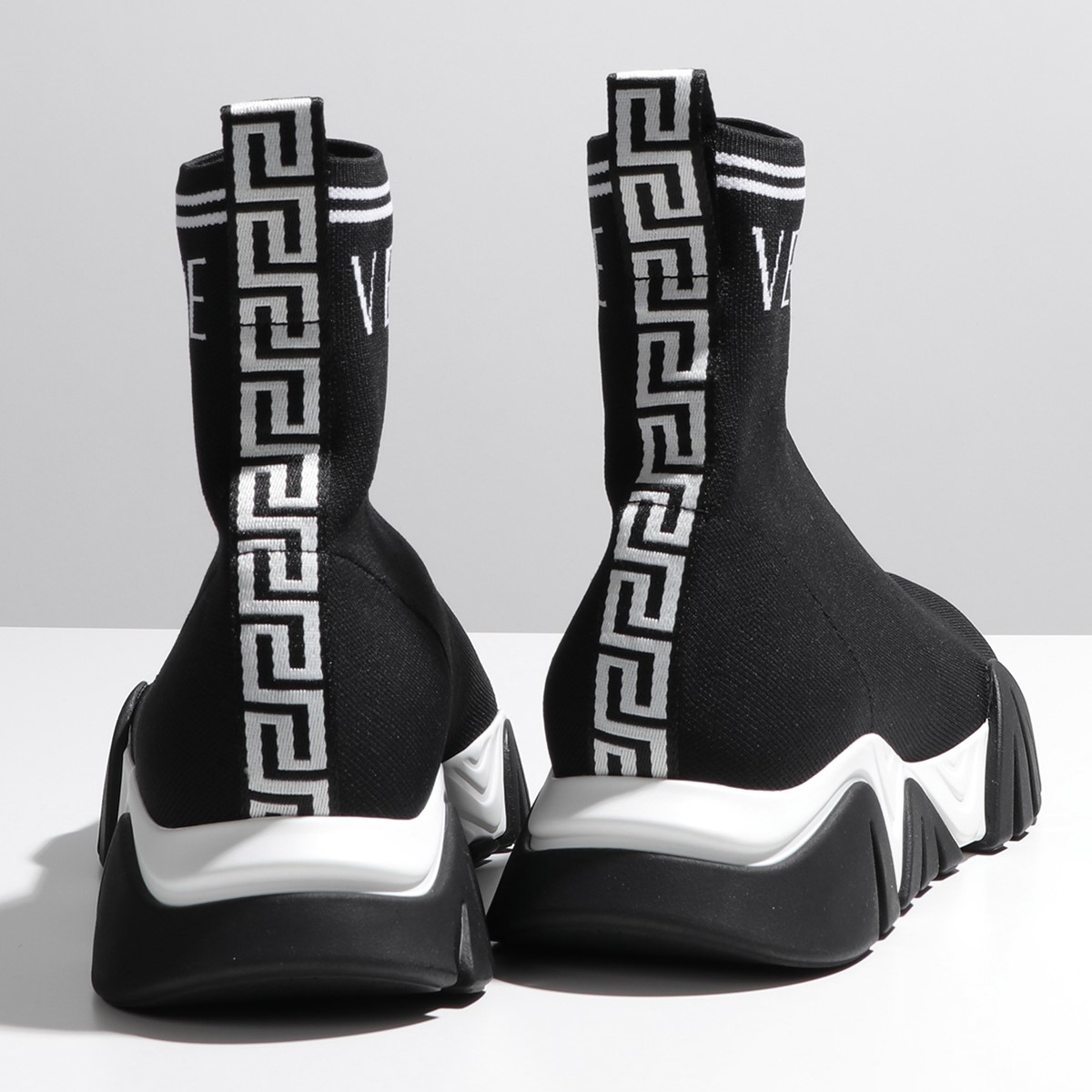 楽天市場 Versace ヴェルサーチ Dsu7877 Dcalvg ソックススニーカー シューズ ロゴ D4101 Nero Bianco 靴 メンズ インポートセレクト Musee
