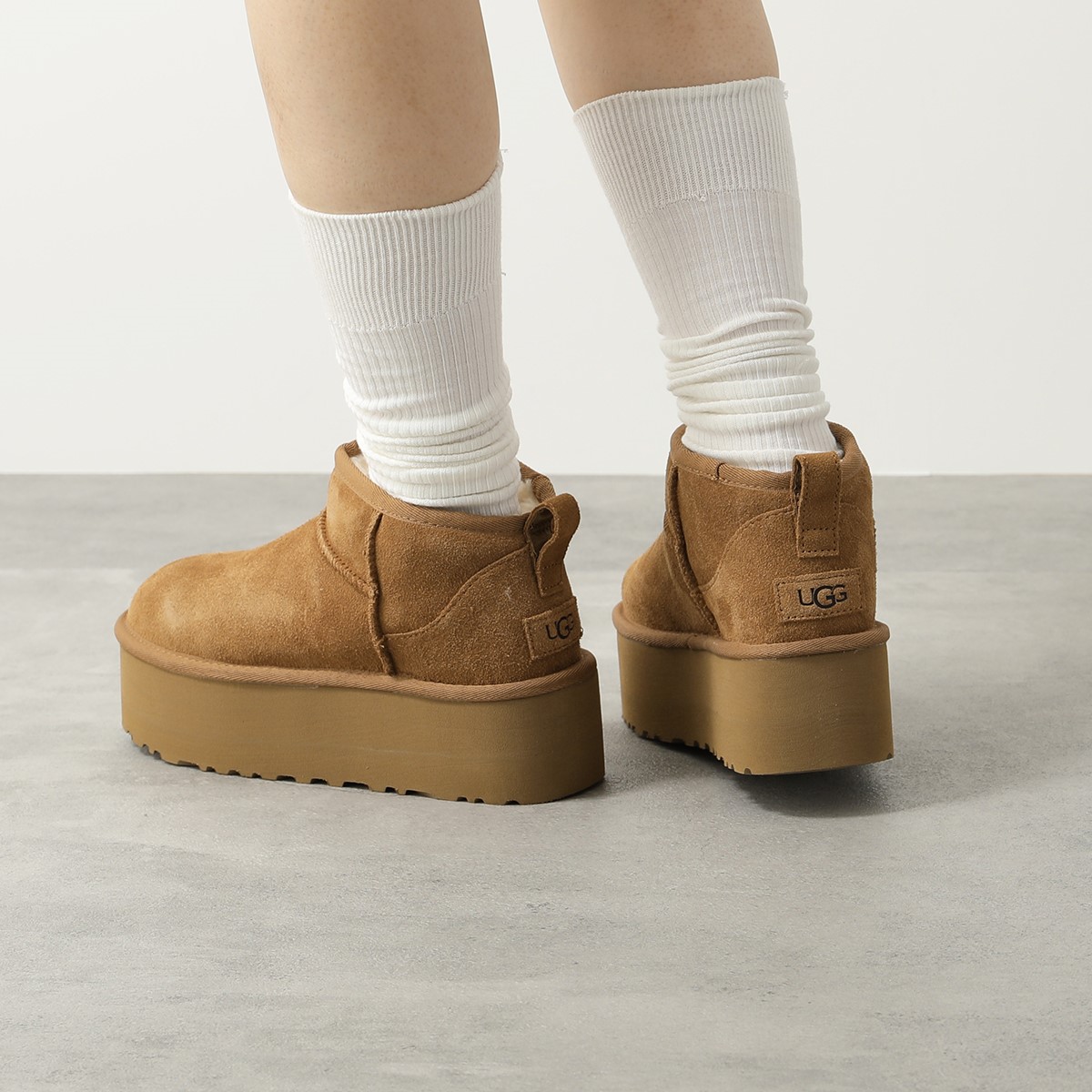 UGG アグ ムートンブーツ CLASSIC ULTRA MINI PLATFORM 1135092