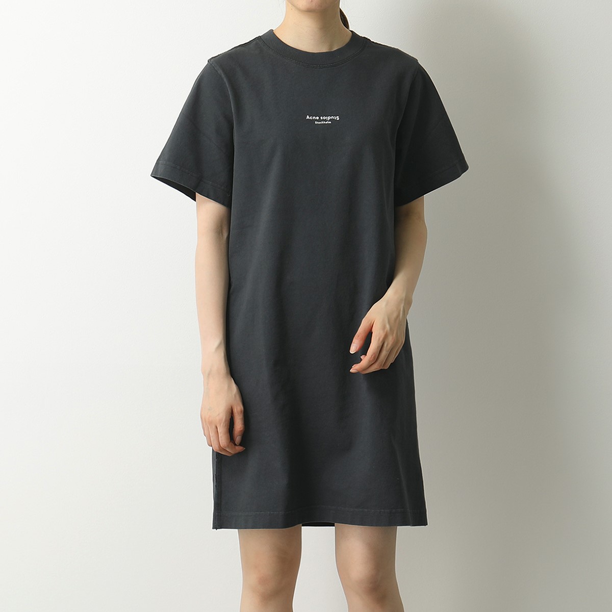 楽天市場 Acne Studios アクネストゥディオズ Fn Wn Dres リバースロゴtシャツドレス 半袖 ワンピース Tシャツ Black レディース インポートセレクト Musee