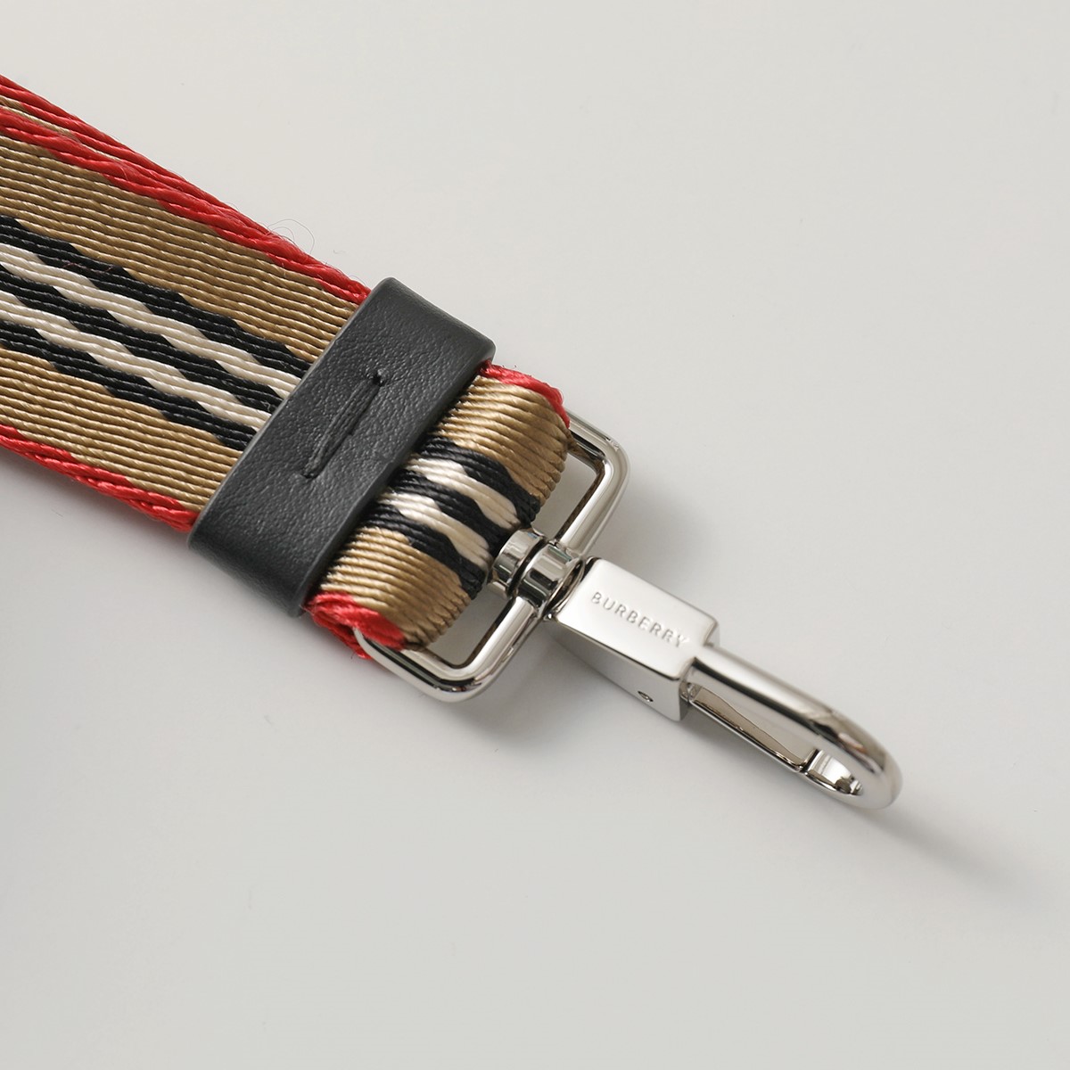 内祝い エントリーでポイント最大10倍 10日18時 23時59まで Burberry バーバリー Icon Stripe Lanyard アイコン ストライプ ネックストラップ カラビナ 029 Archive Beige Ip S メンズ レディース 人気ショップが最安値挑戦 Arcoperfiles Com Mx