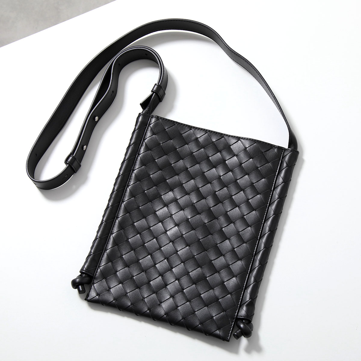 最終値下げBottega Veneta カセット ボッテガ ショルダー BOTTEGA VENETA（ボッテガ・ヴェネタ） カセットショルダーバッグ