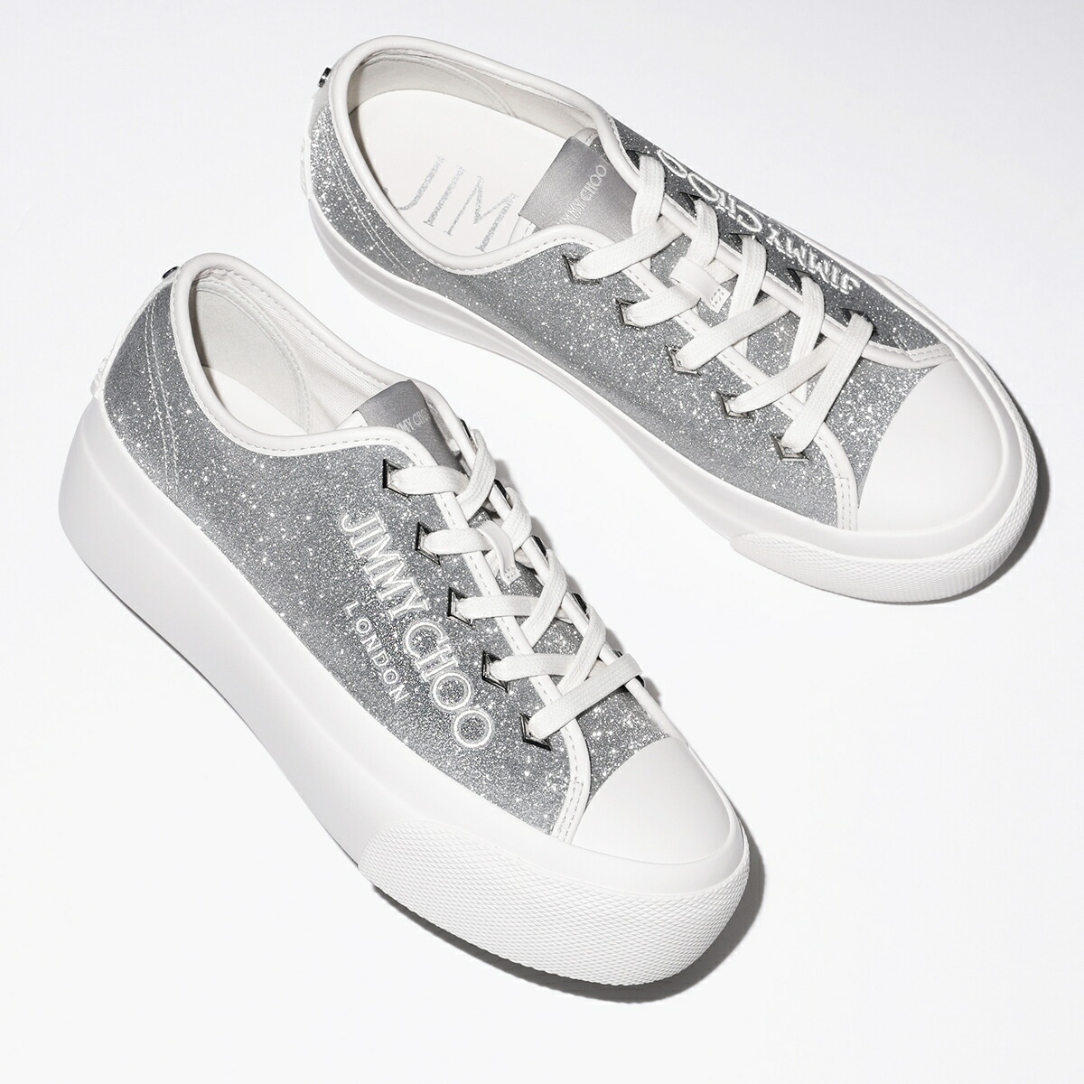 VALENTINO スニーカー S0GG8 BHS ローカット ロックスタッズ VALENTINO スニーカー S0GG8 BHS ローカット ロックスタッズ