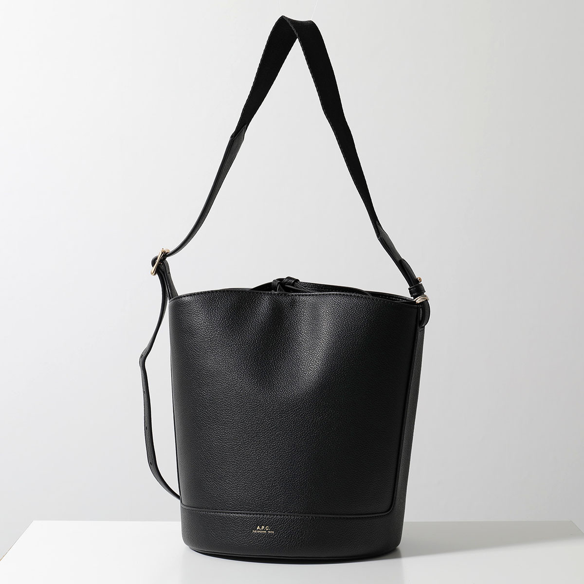 楽天市場】APC A.P.C. アーペーセー ショルダーバッグ Besace