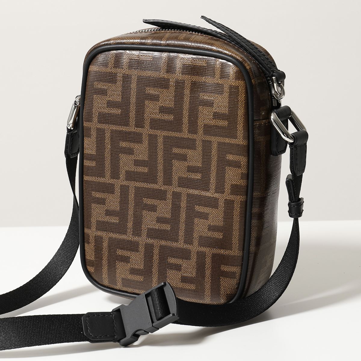 お見舞い Ff Vertigo バッグ ショルダーバッグ メンズ Fendi フェンディ バッグ メンズ ショルダーバッグ フェンディ Fendi Leather Print Bag Cross Body バッグ