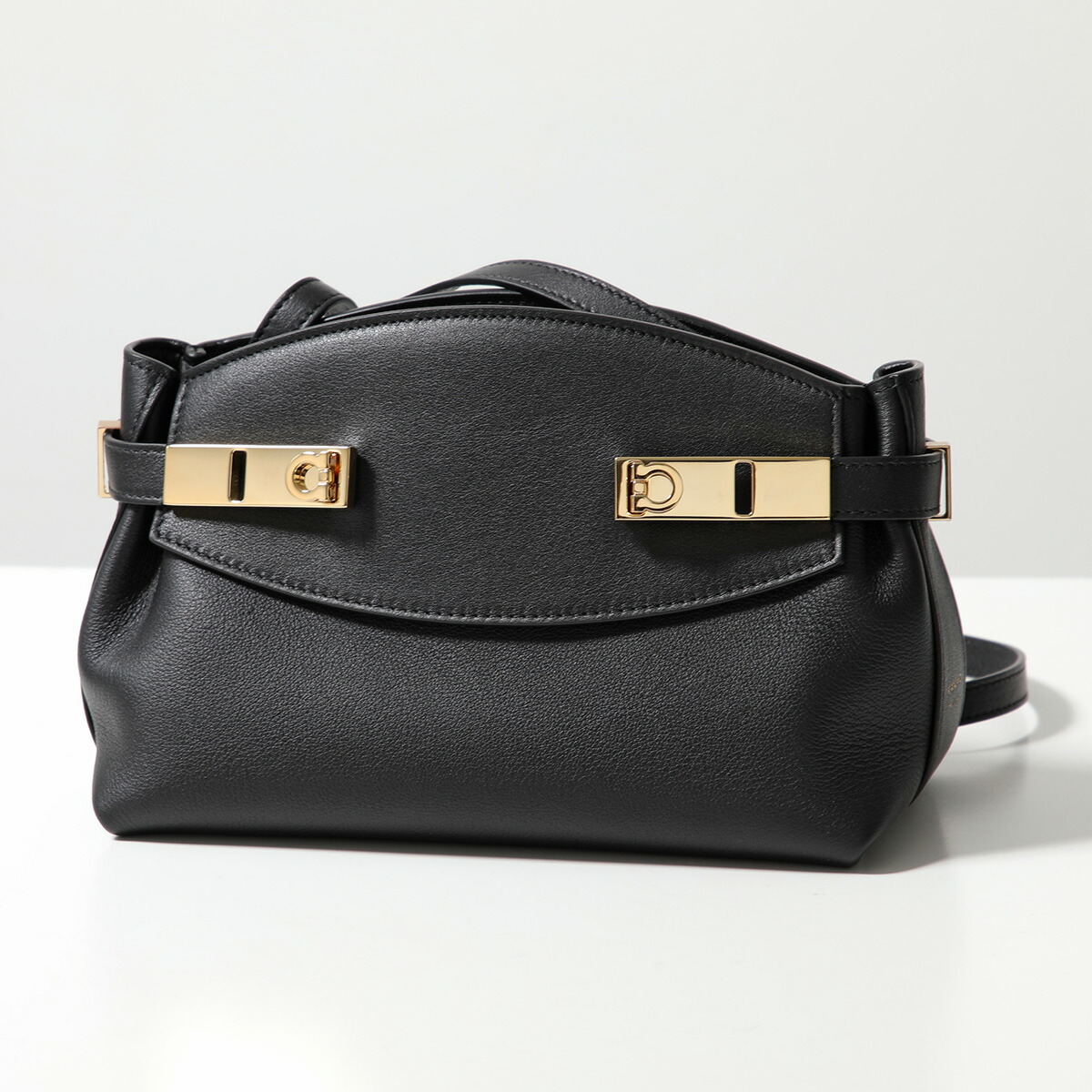 楽天市場】FERRAGAMO フェラガモ ハンドバッグ Hug ハグ