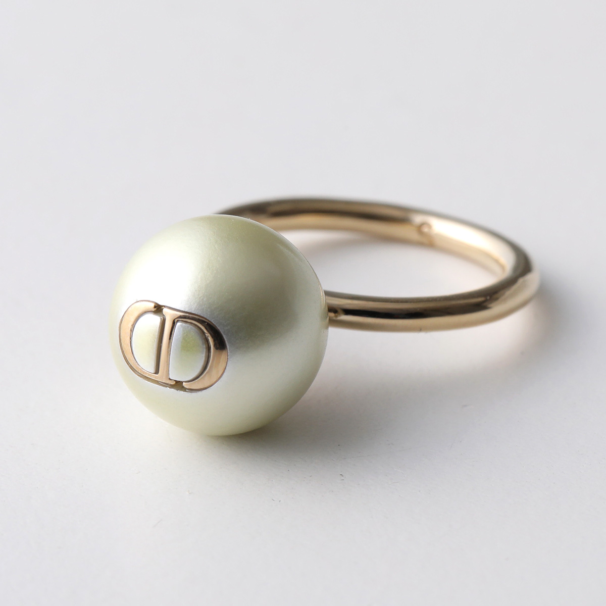 【きれいめデザイン♡】Dior 30 Montaigne ピアス DIOR | 30 Montaigne ピアス メタル