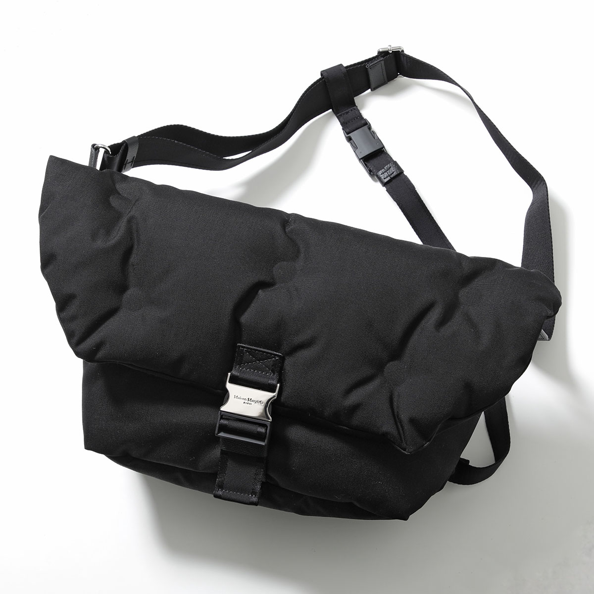 【入手困難】すぐ届く 大人気 マルジェラ バム ボディバッグ Maison Margiela（メゾン マルジェラ）Glam Slam ラムナッパ