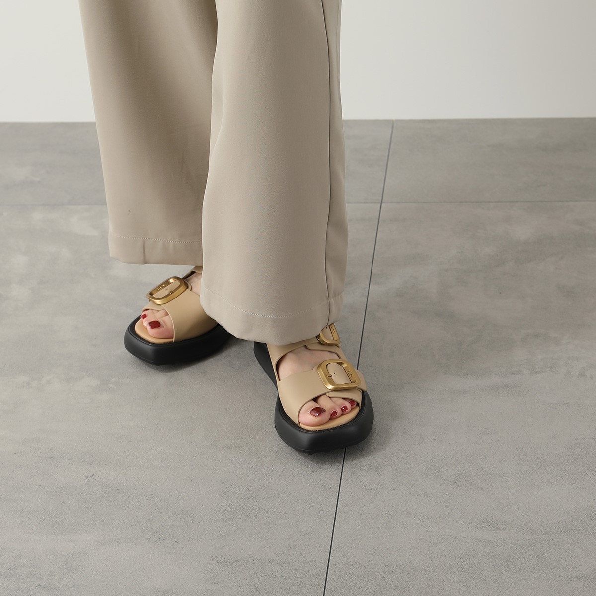 【大人の足元に！】TOD'S ペブルドレザー サンダル 大人の足元に！】TOD'S ペブルドレザー サンダル