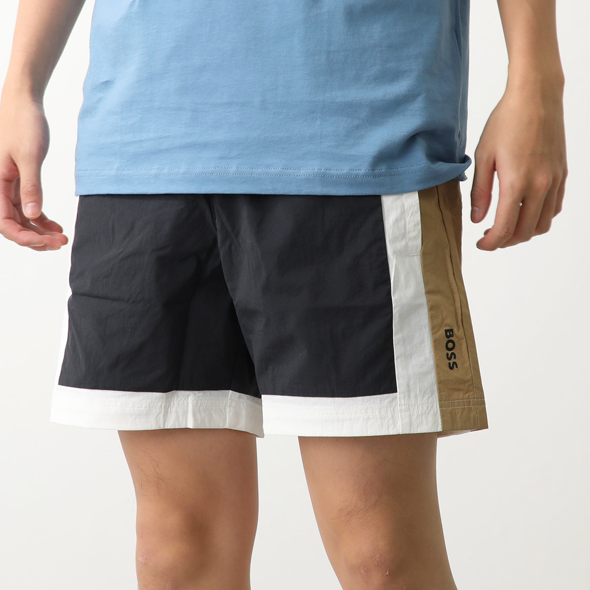 憧れも自負心も、この一枚に。「プラダを着た人でなし」ティーシャツが遂に入荷?