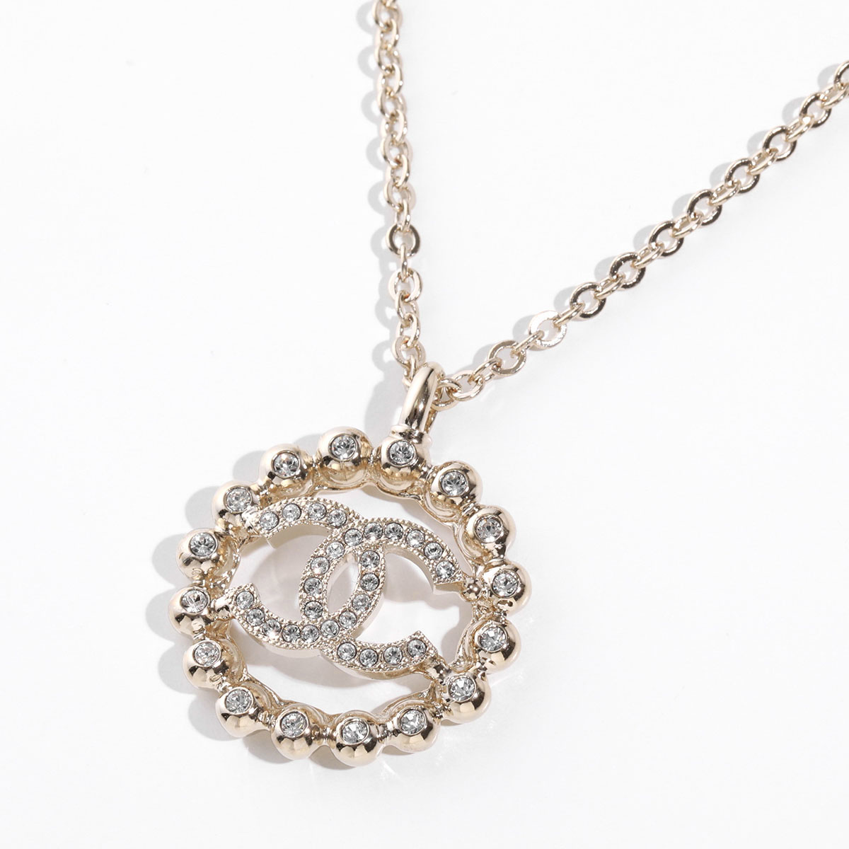 レザーでお洒落に決まる♪【CHANEL】ネックレス 左右違いでかわいい♡】CHANEL チョーカー ネックレス (CHANEL