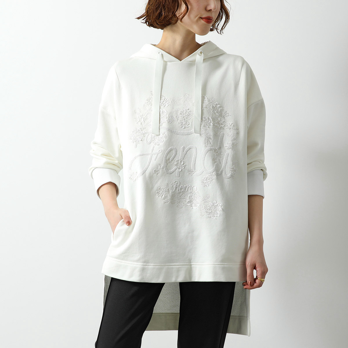 FENDI キッズ フード付き￼￼トレーナー　７歳 FENDI キッズ フード付き￼￼トレーナー 7歳 フェンディ 子供服