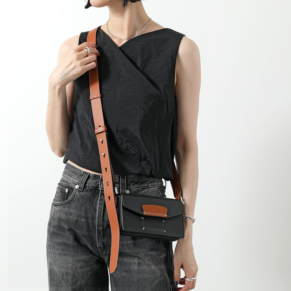 【関税込み】Maison Margiela ブラック タブスロット ベルト Maison Margiela bolt-detail Leather Belt | Black | FARFETCH JO