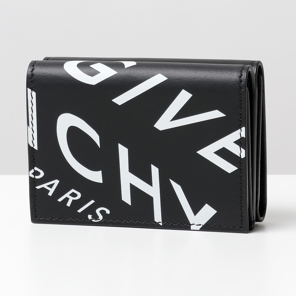 激安の Givenchy ジバンシィ Bk604mk0xg Compact Wallet レザー 三つ折り財布 ミニ財布 ロゴ 004 Black White メンズ 新発 Mail Imagequestgraphicske Com