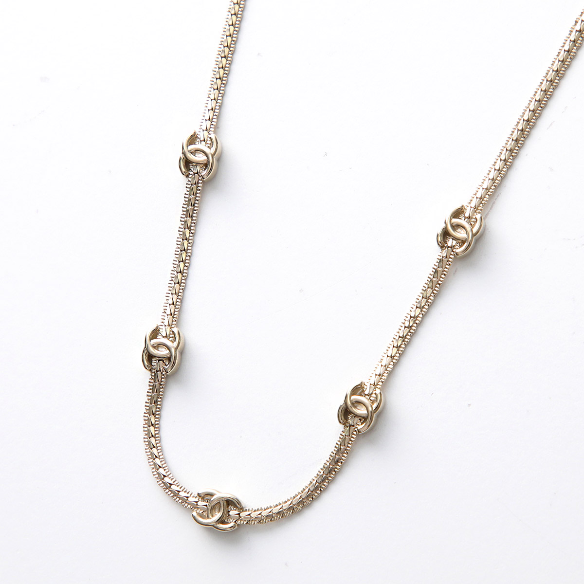 CHANEL シャネル ネックレス ABE255 B22040 レディース チョーカー ココマーク CCロゴ ヘリンボーンチェーン NZS80｜インポートセレクトmusee 98,890円