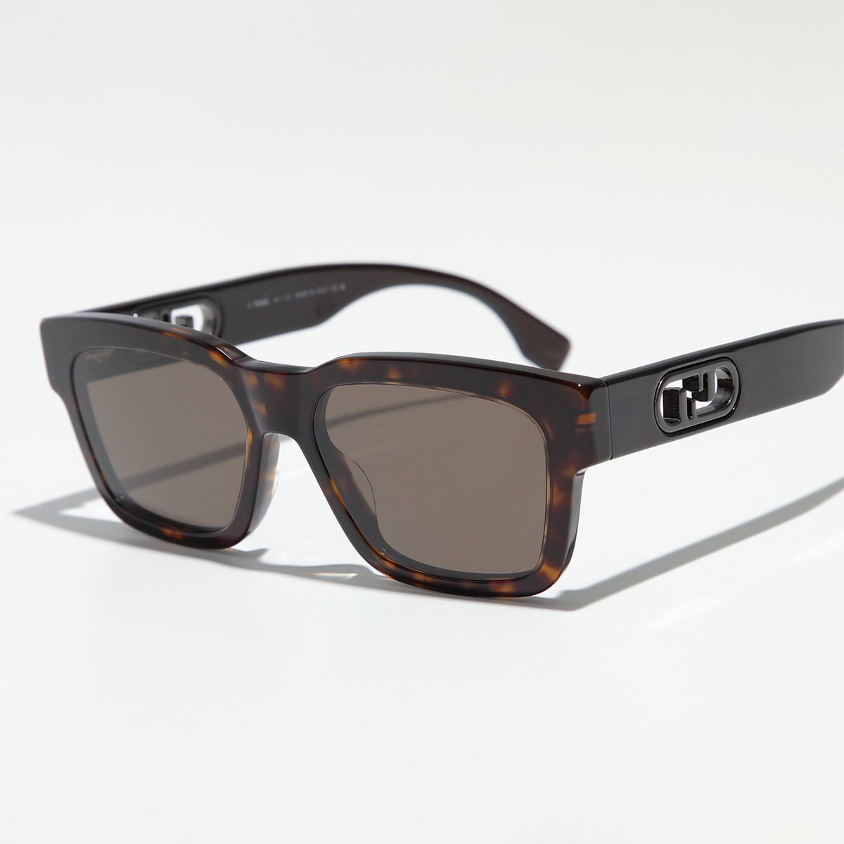 FENDI グリーン スクエアサングラス 中古・古着通販】FENDI (フェンディ) サングラス ブラック