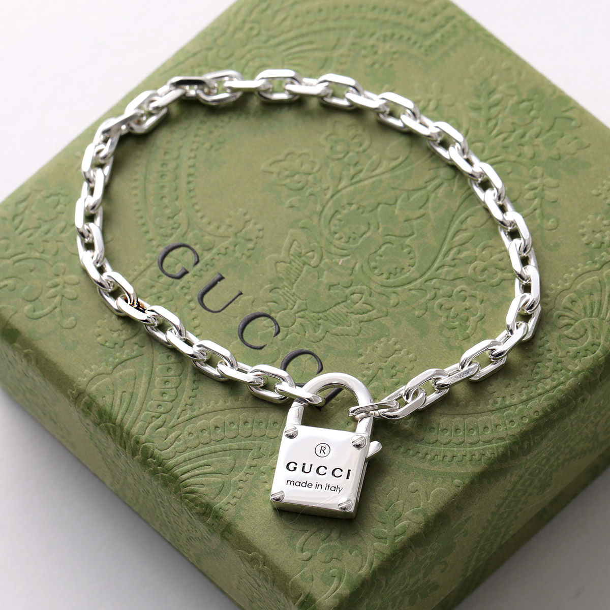 GUCCI 新品未使用品　ラージタイプ　カットアウトGブレスレット　刻印18 グッチ GUCCI GUCCI グッチ ブレスレット 620798 J8400 8106