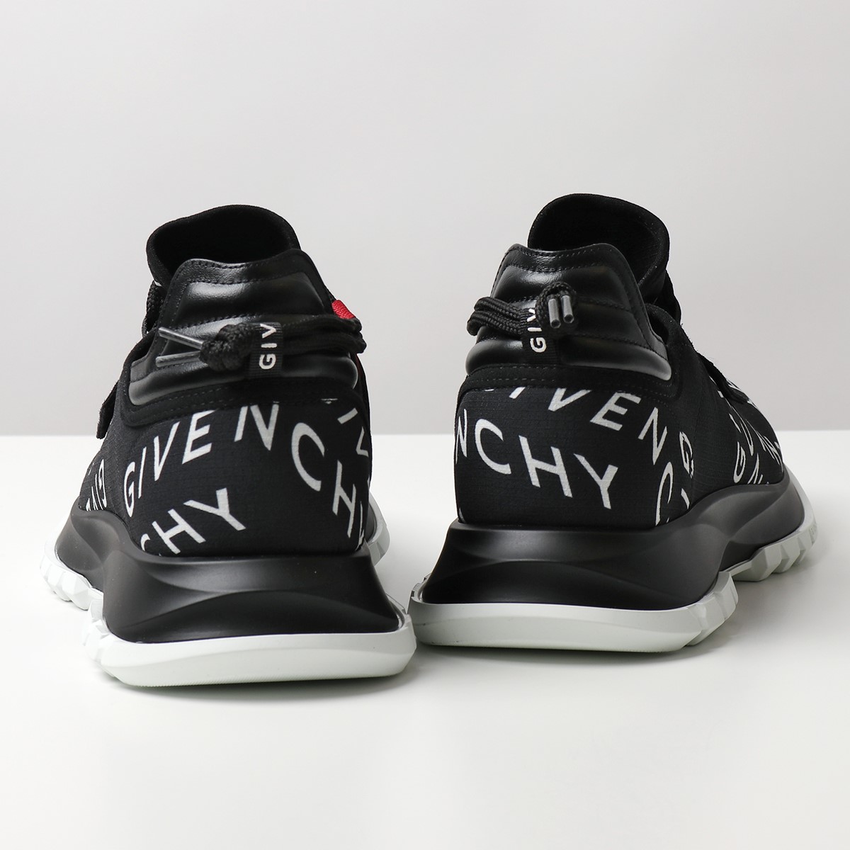 楽天市場 Givenchy ジバンシィ Bh003ah0pt Spectre Runner スニーカー シューズ ロゴ 靴 004 Black White メンズ インポートセレクト Musee
