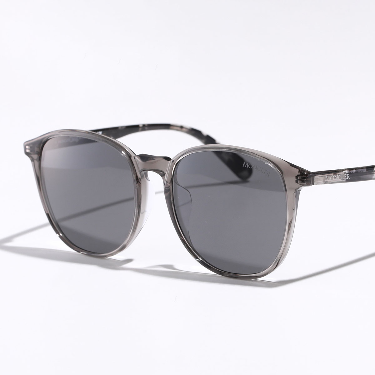 【新品未使用】Monclerユニセックスサングラス赤 トラサルディ サングラス 赤べっ甲調 TR12861 RE メンズ