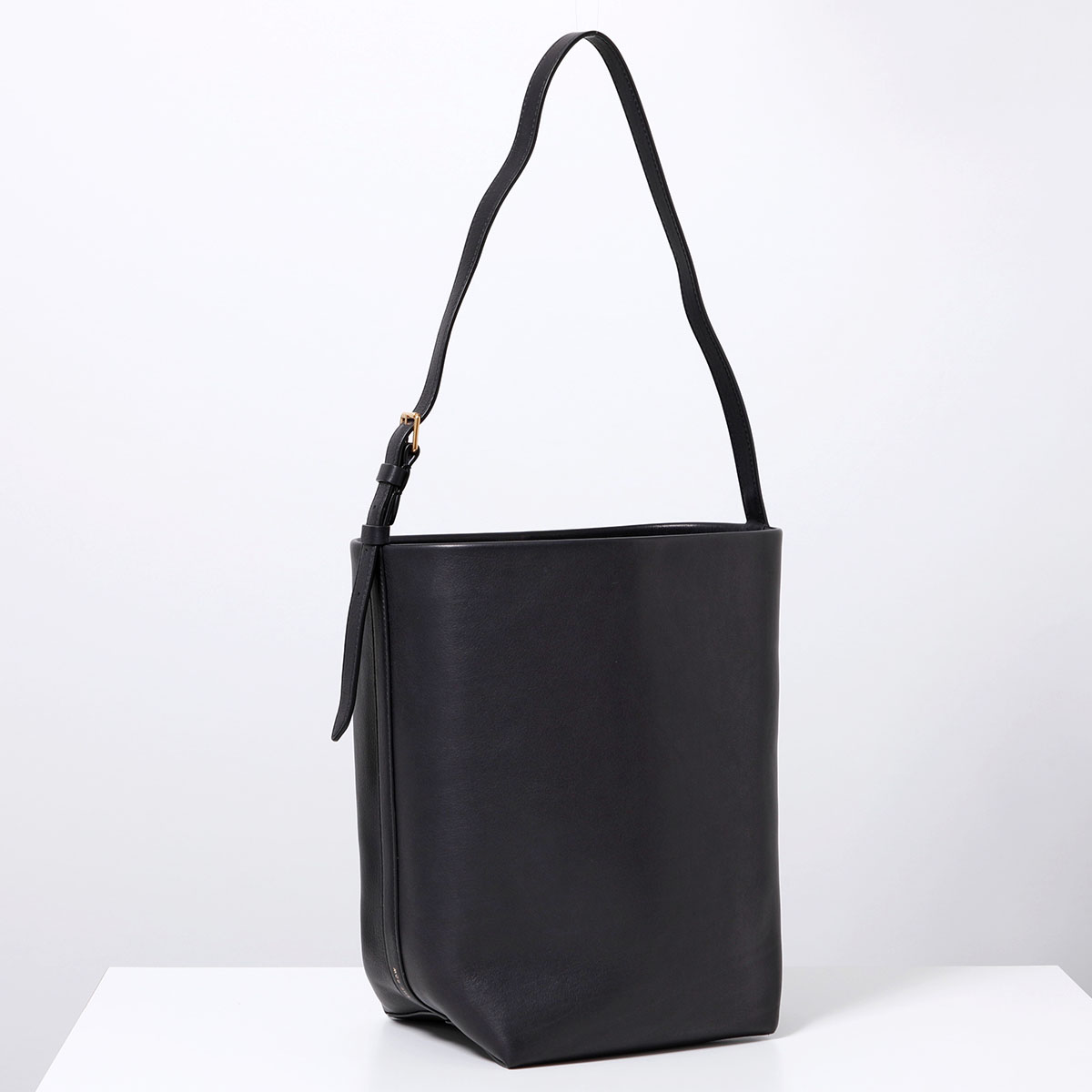 楽天市場】THE ROW ザ・ロウ トートバッグ Medium N/S Park Tote W1313 L129 レディース ショルダーバッグ  ハンドバッグ レザー 鞄 BLACK-PLD : インポートセレクトmusee