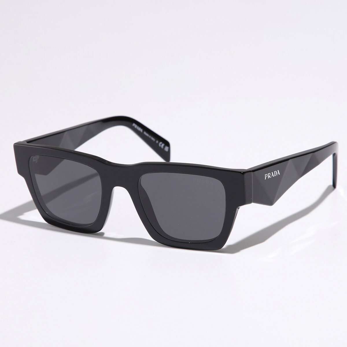 美品・ケース付　PRADA プラダ SPR17W　ロゴ　サングラス　ブラック　黒 PRADA プラダ シンボルサングラス SPR 17W レディース スクエア