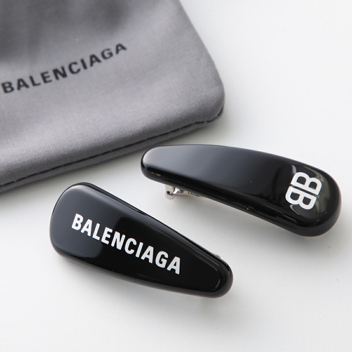 【BALENCIAGA】 ロゴプリント ホリーヘアクリップ ブラウン BALENCIAGA(バレンシアガ) ヘアアクセサリー(レディース) - 海外