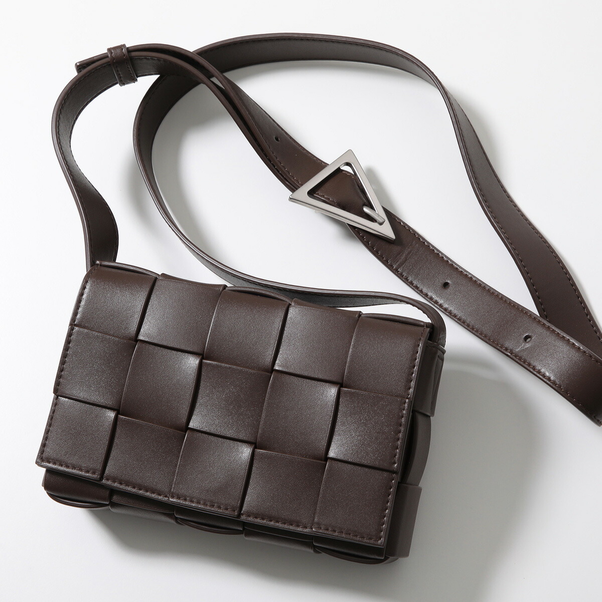 【大人気】BOTTEGA VENETA◆レザー バニティバッグ ストラップ付 BOTTEGA VENETA ボッテガヴェネタ ハンドバッグ 690831 V1BW0