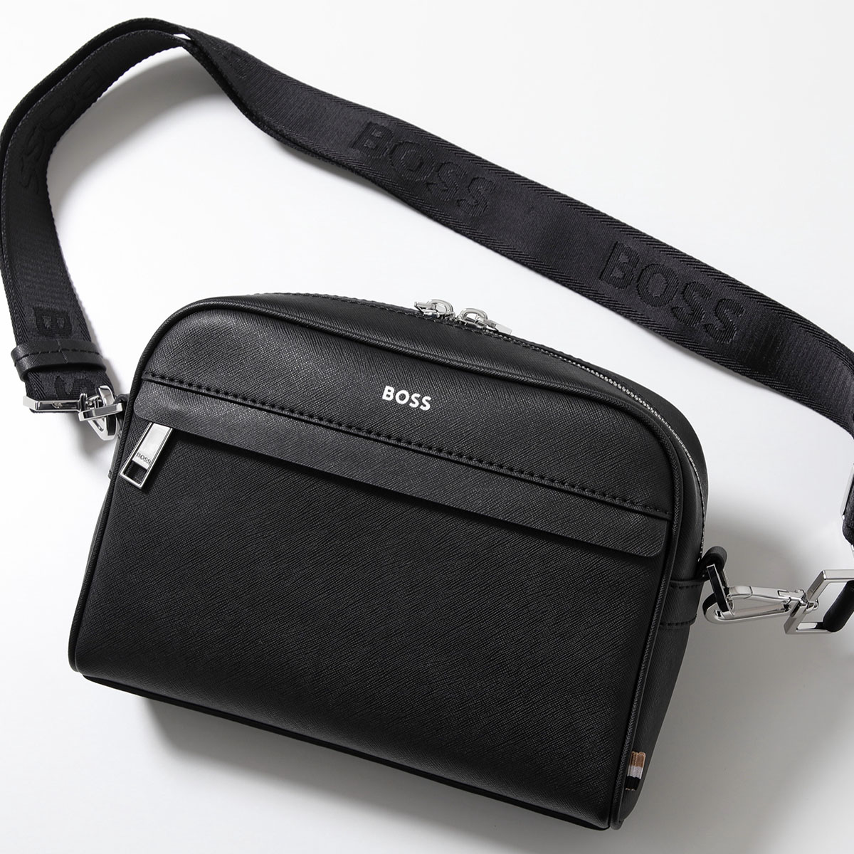 美品　ヒューゴボス　ボストンバッグ　肩掛け　ストライプ　大容量　レザー　黒 美品 ヒューゴボス ボストンバッグ 肩掛け ストライプ 大容量