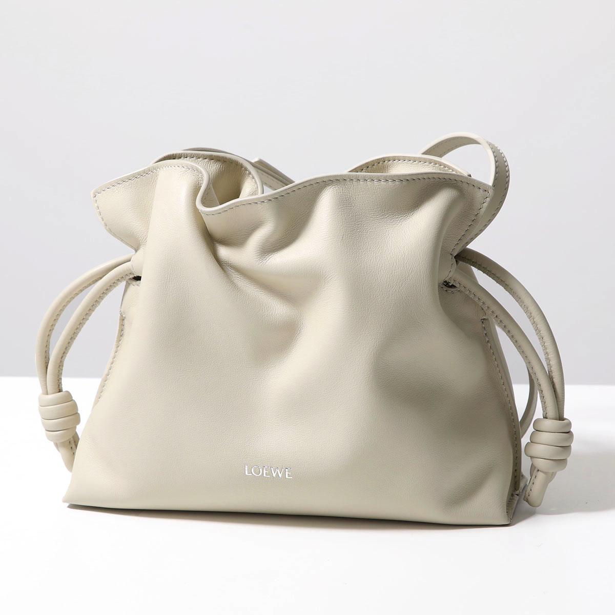【完売必至】ロエベ■ショルダーバッグ ストライプ柄 ステッチ 1点限り！累積売上第1位【LOEWE】シン ブレイデッド ストラップ