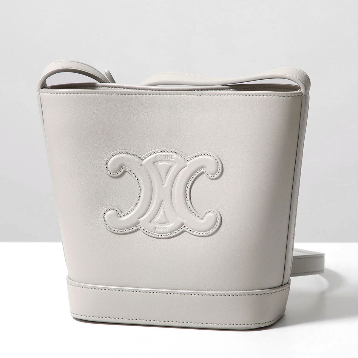 【CELINE】VIPセール！ミニ バケットショルダーバッグ シルバー CELINE セリーヌ 今季限定カラー♪ミニ バケット ルイーズ