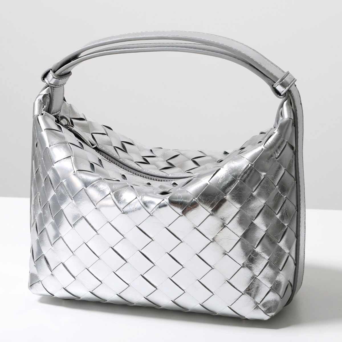 BOTTEGA VENETA ボッテガヴェネタ ザ ツイスト ミニ バッグ。 【公式通販】
