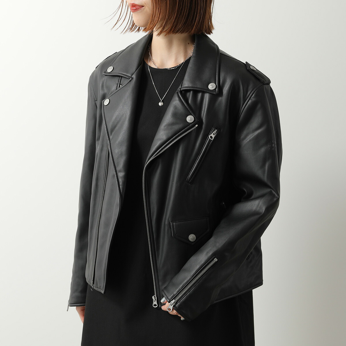 MM6 ショートダウンジャケット　レザーS52AM0176 女性 M マルジェラ MM6 エムエムシックス メゾンマルジェラ ダウンジャケット