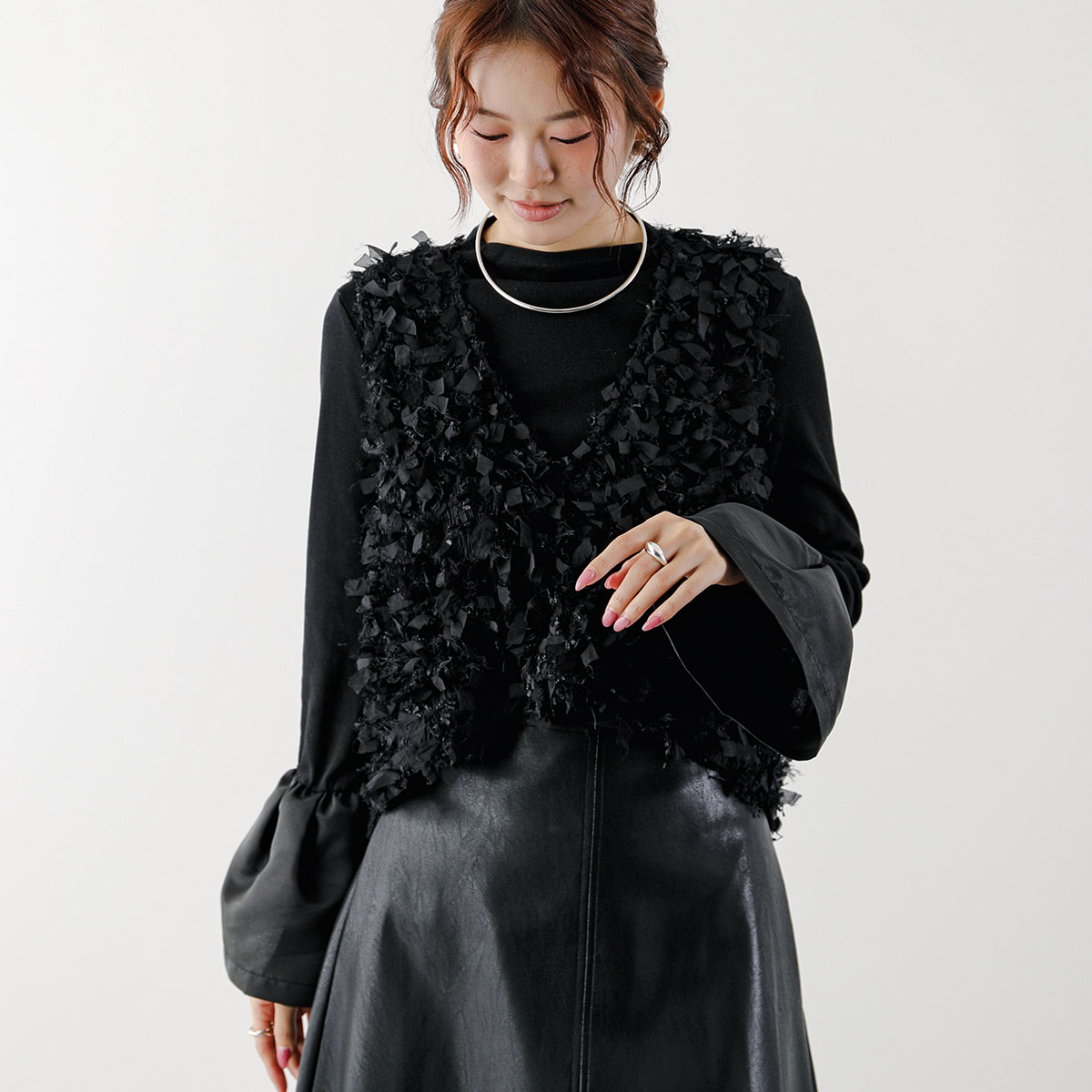 本日限り！10000→9000エイミーロウ・ブラックニットベスト フリル付き 楽天市場】Eimee Law エイミーロウ ニットベスト 84321F