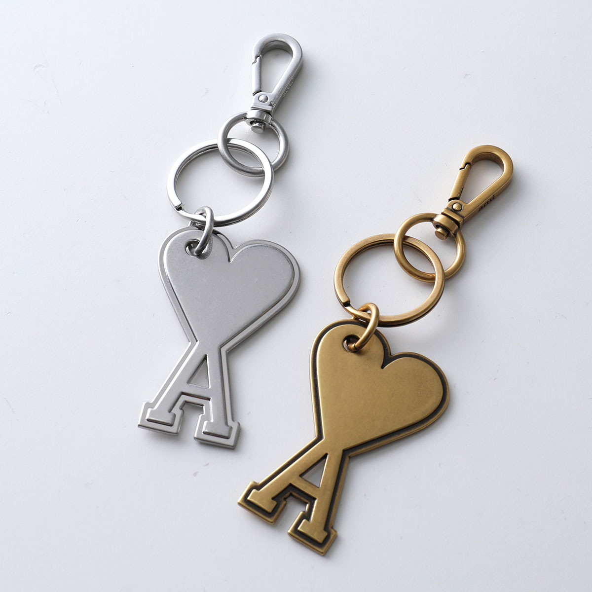 美品　PRADA プラダ　キーリング　チャーム　三角ロゴ　ゴールド Amazon | [Prada] [プラダ] キーホルダー レザー 三角プレート