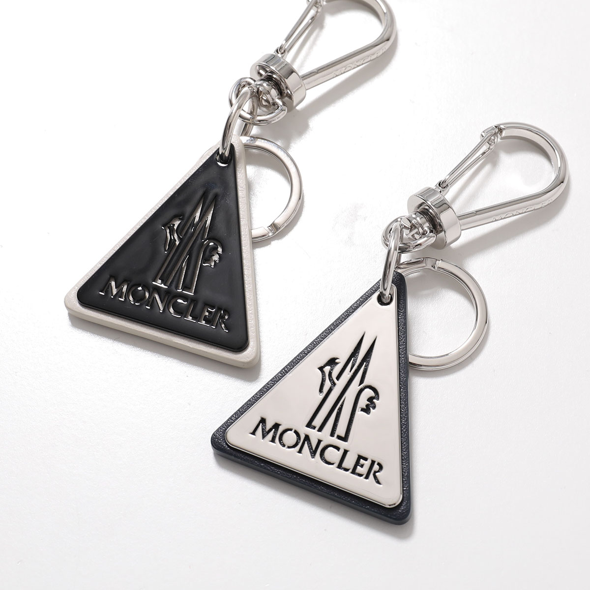 値下げ激レア‼️定価4.7万新品MONCLER モンクレール　メタルキーホルダー MONCLER モンクレール キーリング 6F000-02-M2489-8B4 グリーン