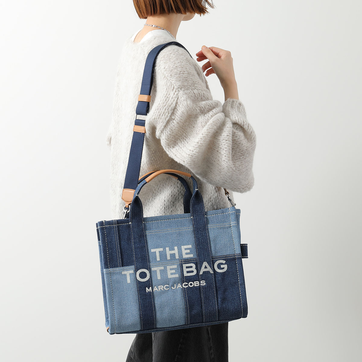 憧れも自負心も、この一枚に。「プラダを着た人でなし」ティーシャツが遂に入荷?